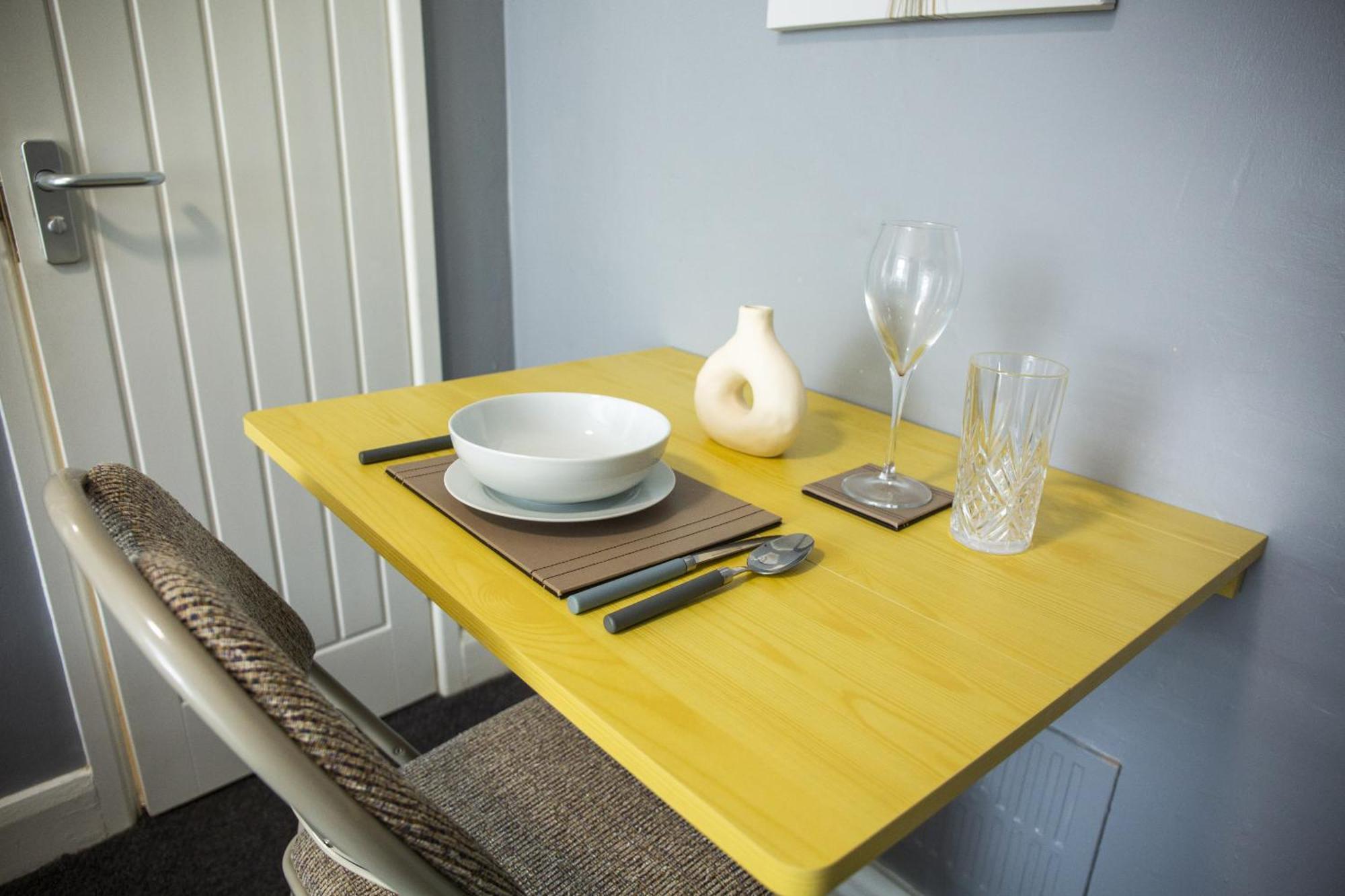 34 Evesham Road - Double Rooms Shottery Номер фото