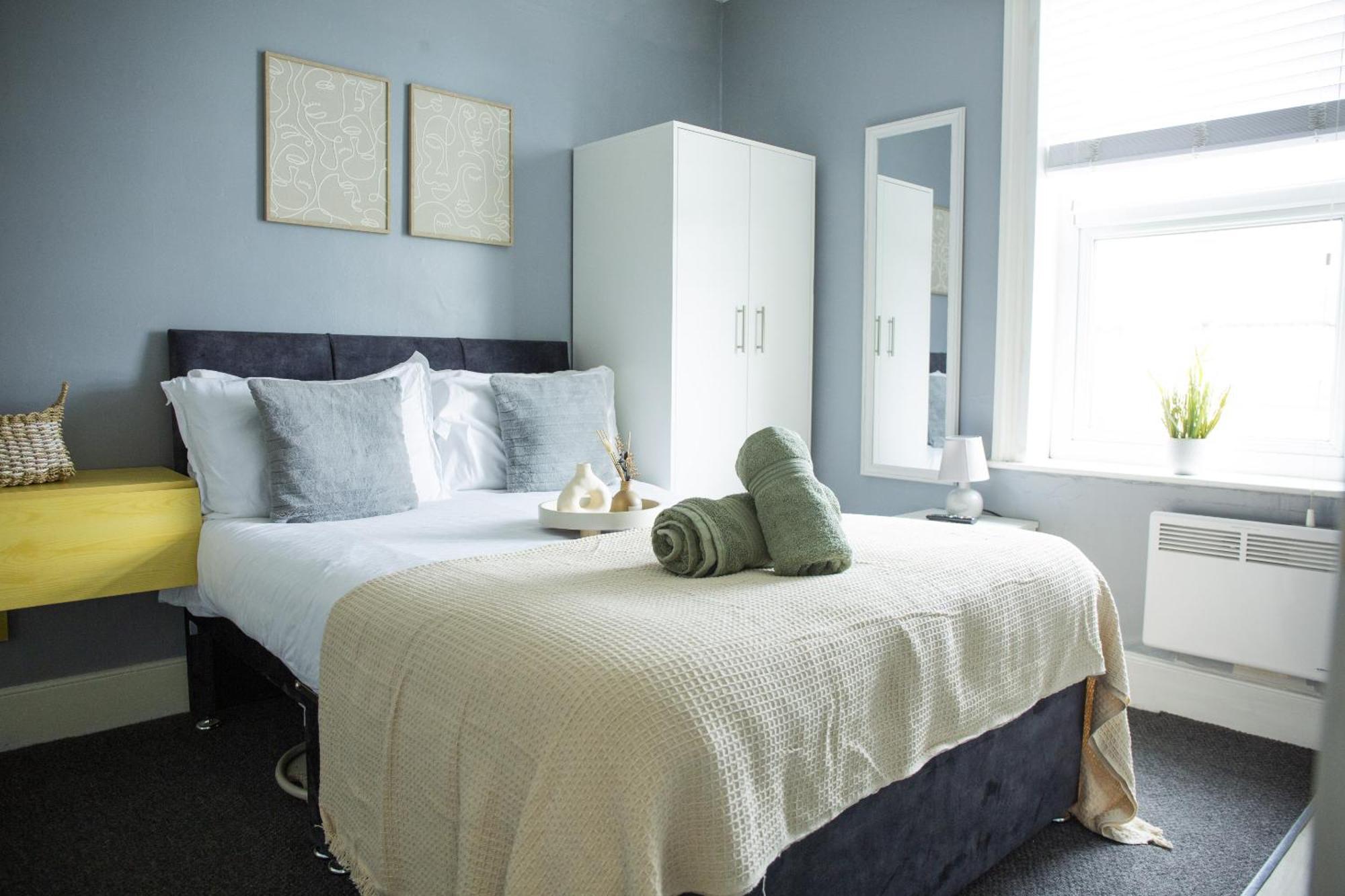 34 Evesham Road - Double Rooms Shottery Номер фото