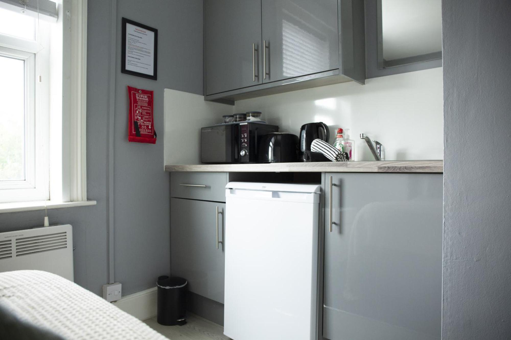 34 Evesham Road - Double Rooms Shottery Номер фото